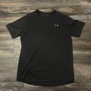 Men’s Under Armour athletic t-shirt